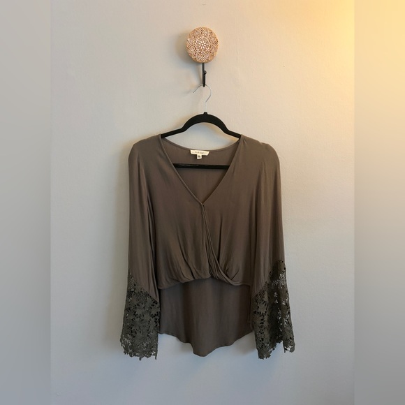 ILLA ILLA Tops - ILLA ILLA Olive Lace Sleeve Blouse